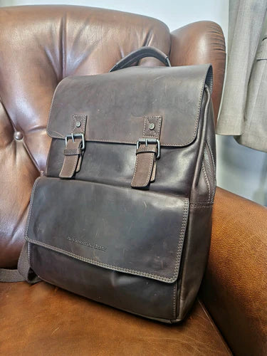 What are the benefits of a leather backpack?