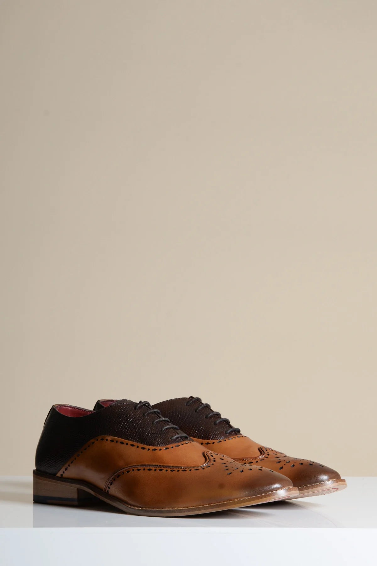 Brown leather shoes, Marc Darcy Ryan - Wingtip brogue